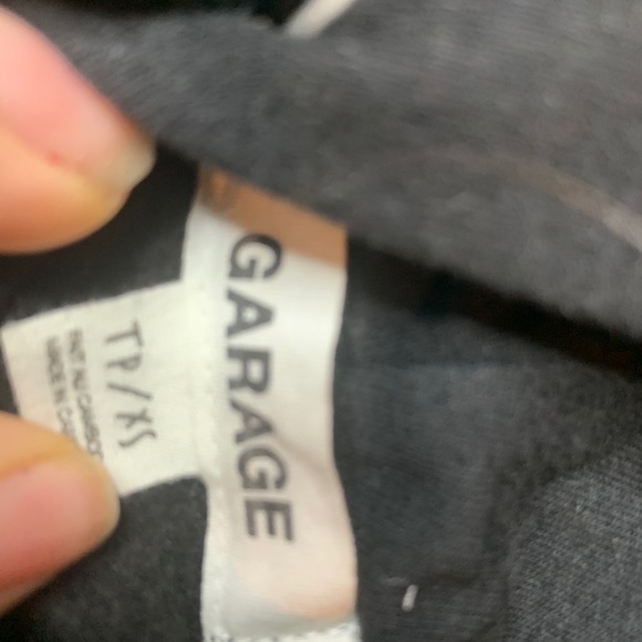 Garage black top - Picture 2 of 2